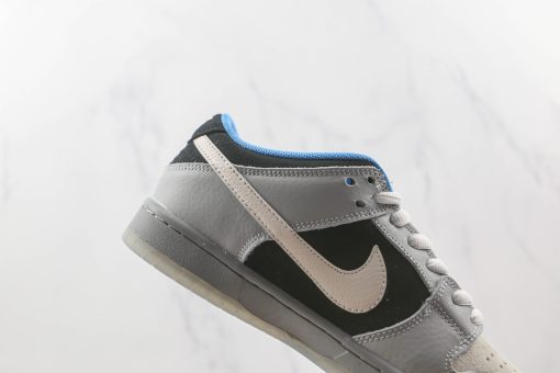 NK SB Dunk Low "White Grey Black"