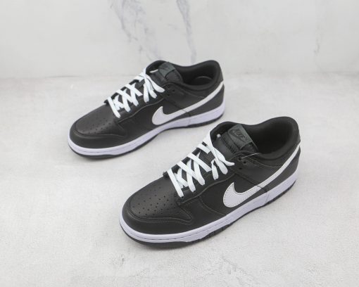 Nike SB Dunk Low black white