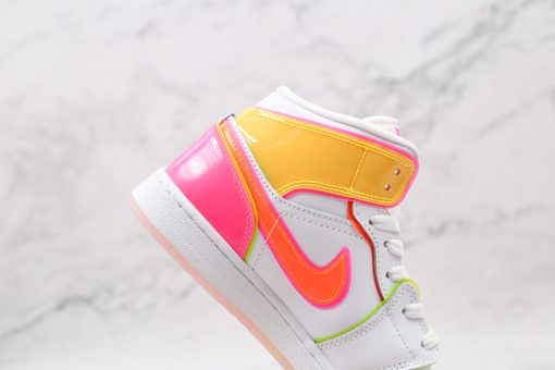 NIKE Air Jordan 1 Mid Edge Glow