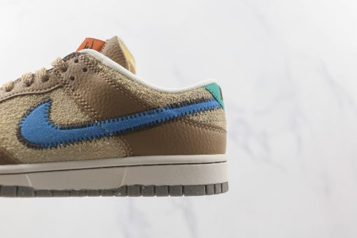 Nike SB Dunk Low Flip stitches