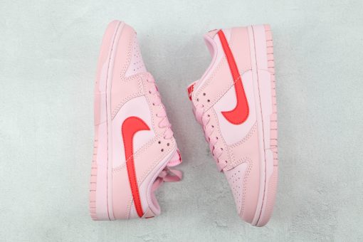 NK SB Dunk Low Pink