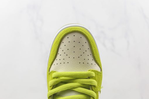 NK SB Dunk Low "Apple Green"