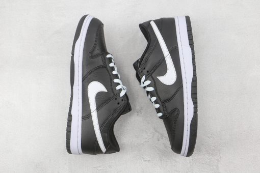 Nike SB Dunk Low black white