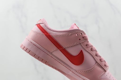 NK SB Dunk Low Pink