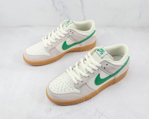 Nike Dunk Low SE Grey-Green