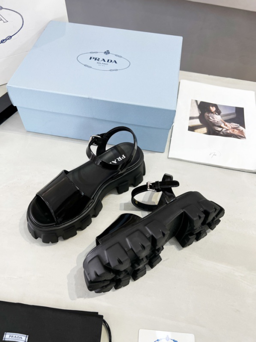 Monolith Loafers KP Black Slipper