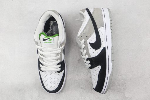 Nike Dunk Low Chlorophyll”