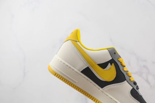 Nike Air Force 1’07 Low Smiley Yellow