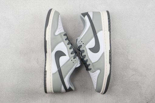 Nike Dunk Low WMNS “Light Smoke Grey”