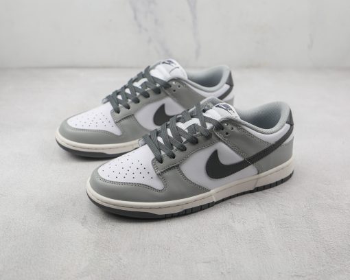 Nike Dunk Low WMNS “Light Smoke Grey”