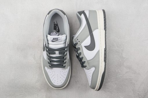 Nike Dunk Low WMNS “Light Smoke Grey”