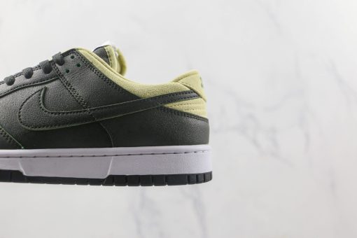 Nike SB Dunk Low "Avocado"