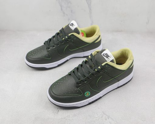 Nike SB Dunk Low "Avocado"