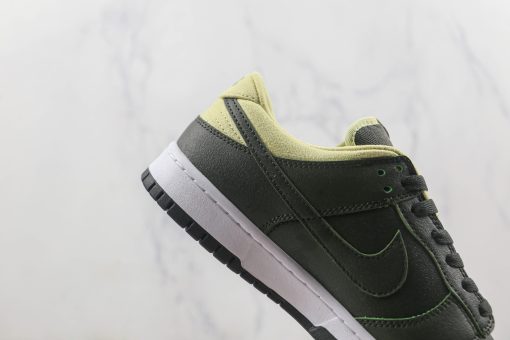 Nike SB Dunk Low "Avocado"