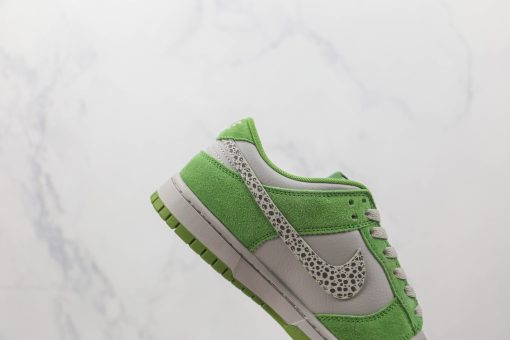 Nike Dunk Low "Chlorophyll"