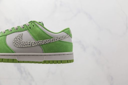 Nike Dunk Low "Chlorophyll"