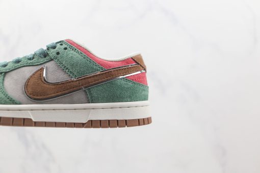 Otomo Katsuhiro x NK SB Dunk Low "Steamboy OST" Green