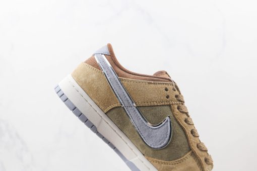 Nike SB Dunk Low Khaki Light Blue Metallic Sliver