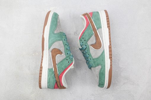 Otomo Katsuhiro x NK SB Dunk Low "Steamboy OST" Green