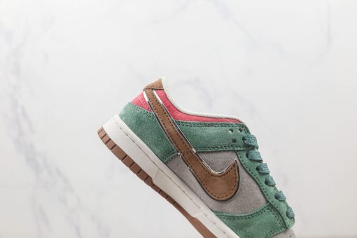 Otomo Katsuhiro x NK SB Dunk Low "Steamboy OST" Green