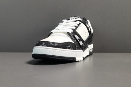 LV TRAINER SNEAKER BLACK & WHITE BESTSELLER