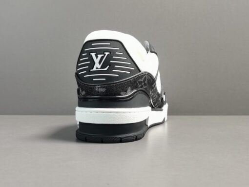 LV TRAINER SNEAKER BLACK & WHITE BESTSELLER