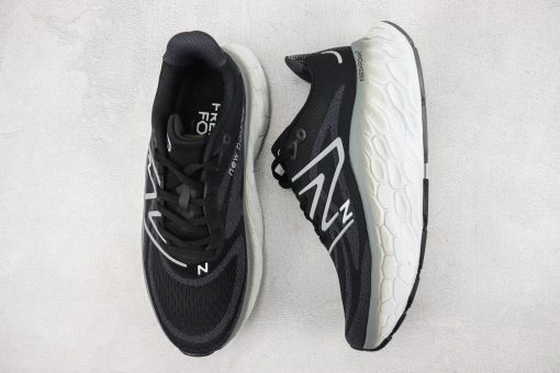 New Balance Fresh Foam x More V4