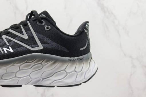 New Balance Fresh Foam x More V4