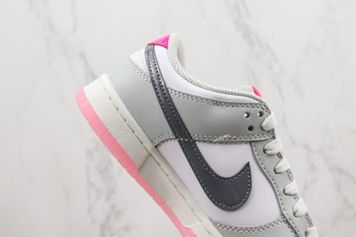 Nike Dunk Low Womens "520"