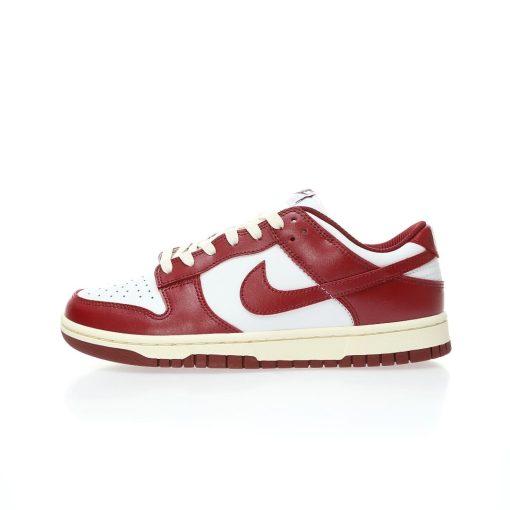 Nike SB Dunk Low"Team Red"