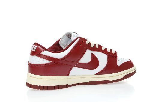 Nike SB Dunk Low"Team Red"