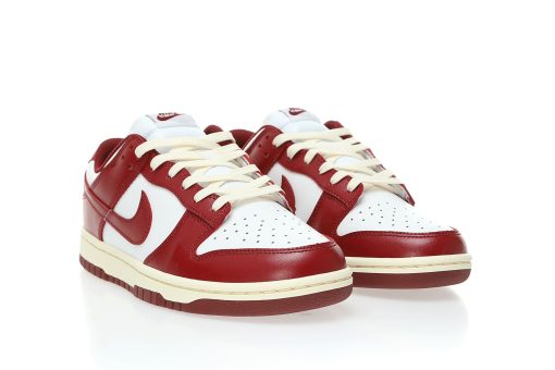 Nike SB Dunk Low"Team Red"