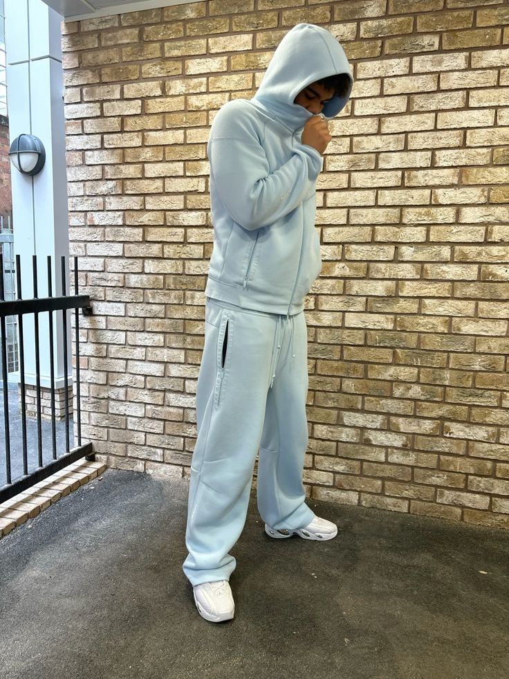 How to Wear the Nike Tech Fleece Tracksuit