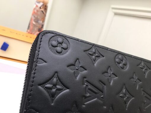 LV Wallet - Image 5