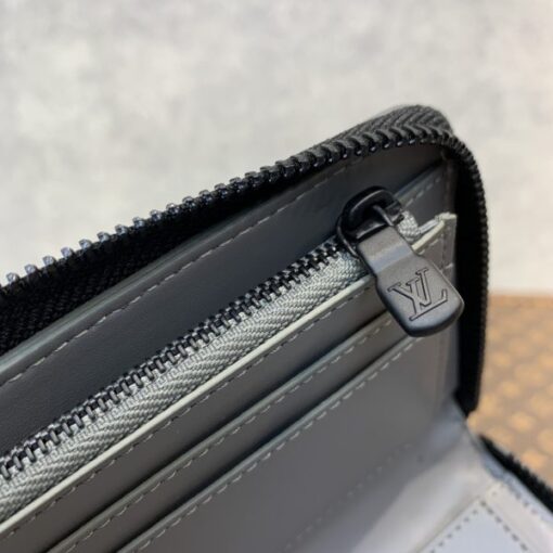 LV Wallet - Image 3