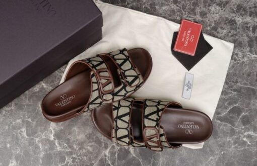 Valentino Slipper