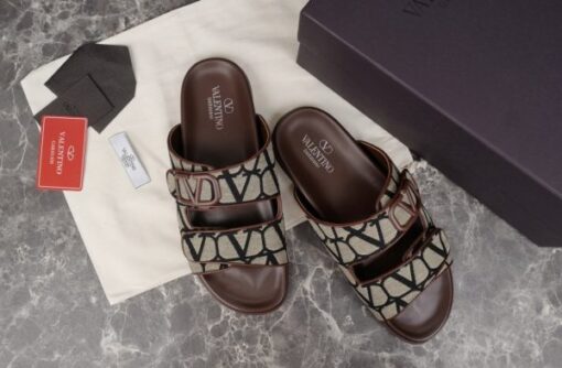 Valentino Slipper