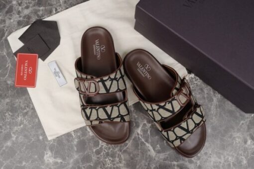 Valentino Slipper