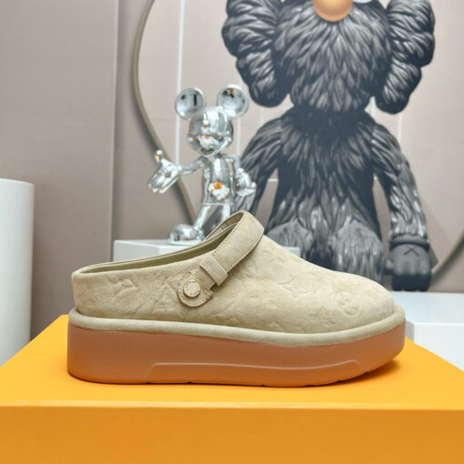 LV Women Slipper