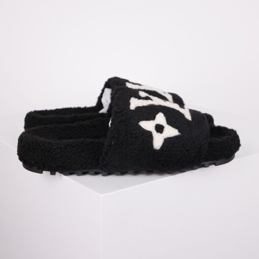 LV Slipper