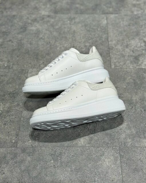 Alexander McQueen Sneaker - Image 2