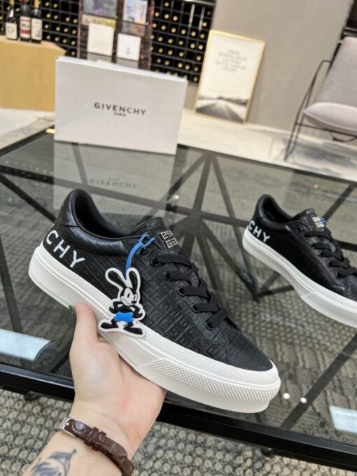 Givenchy Sneaker - Image 3