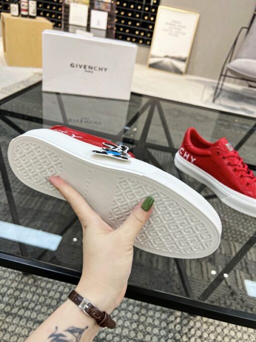 Givenchy Sneaker