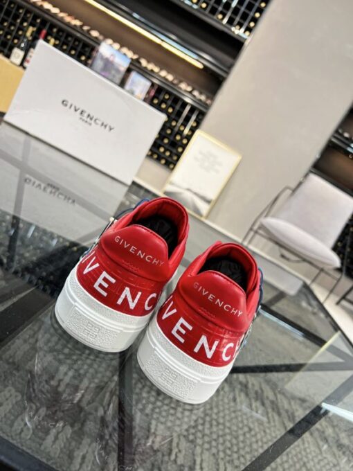 Givenchy Sneaker