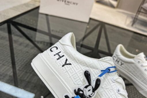 Givenchy Sneaker