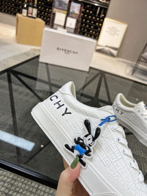 Givenchy Sneaker