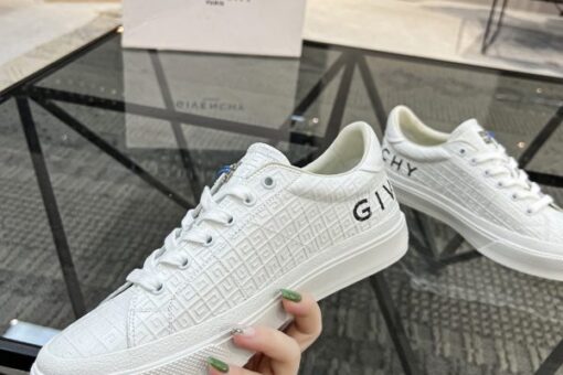 Givenchy Sneaker