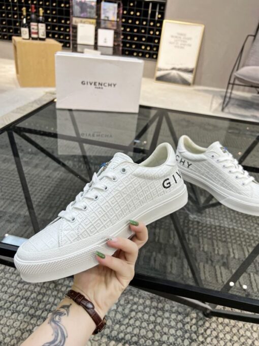 Givenchy Sneaker