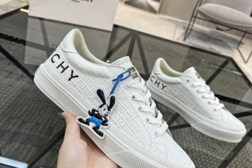 Givenchy Sneaker