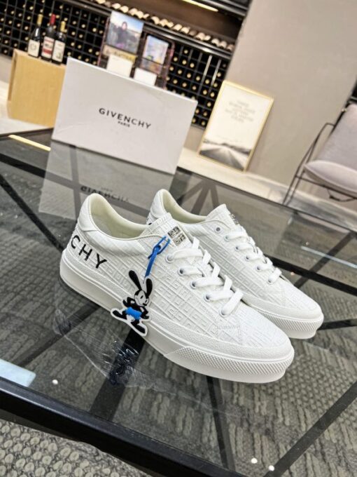 Givenchy Sneaker